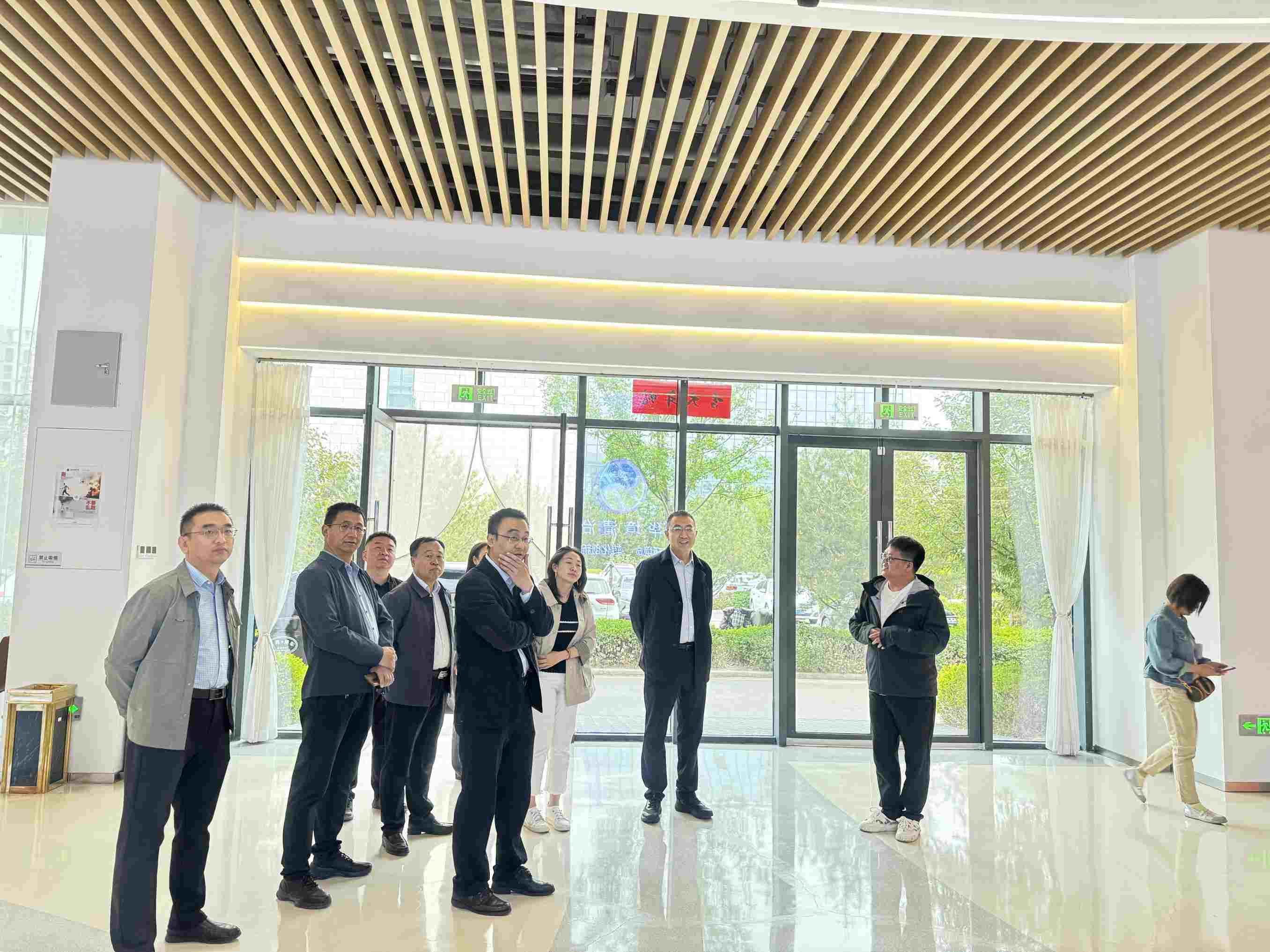 工信部五所服务型制造研究院领导一行莅临不朽情缘电子游戏官网清治参观调研