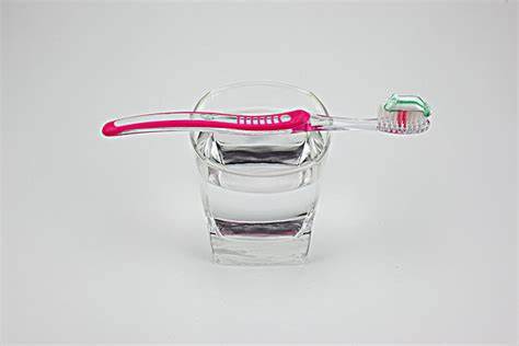 转阴15天才有抗体？不换牙刷会复阳？这18个疯传谣言，别被骗了！